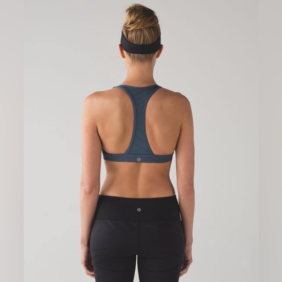 🔥Lululemon Hot Like Agni Bra in Astro Blue, Size 4 - Picture 5 of 8